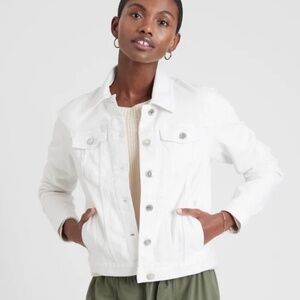 Curve Appeal White Denim Jacket Size M